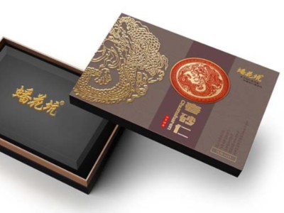 禮盒廠家搭配這樣的內(nèi)托，保健品包裝盒真上檔次